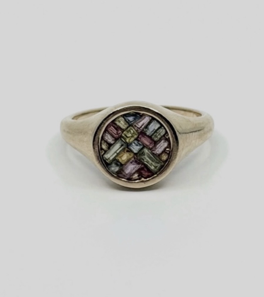 Natural sapphire signet ring