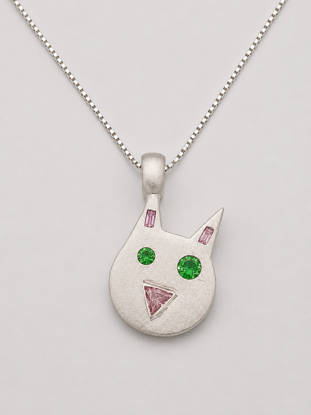 Silver Cat Pendant (Emerald & Sapphire) 2