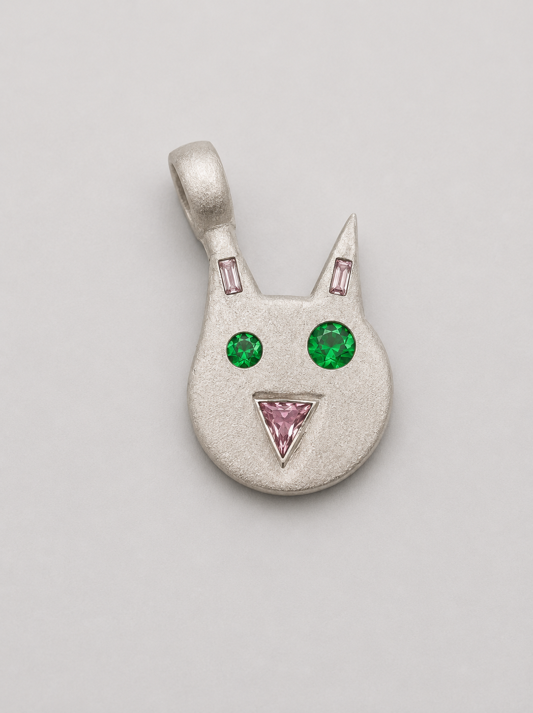 Silver Cat Pendant (Emerald & Sapphire) 1